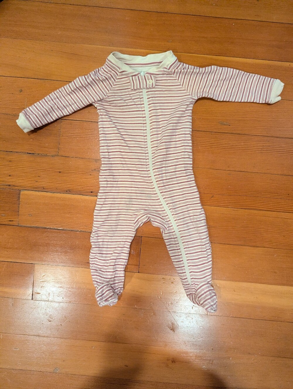 Pact organic red stripes Footed Baby One-Piece Zip Sleeper 3-6 mo, holiday, good